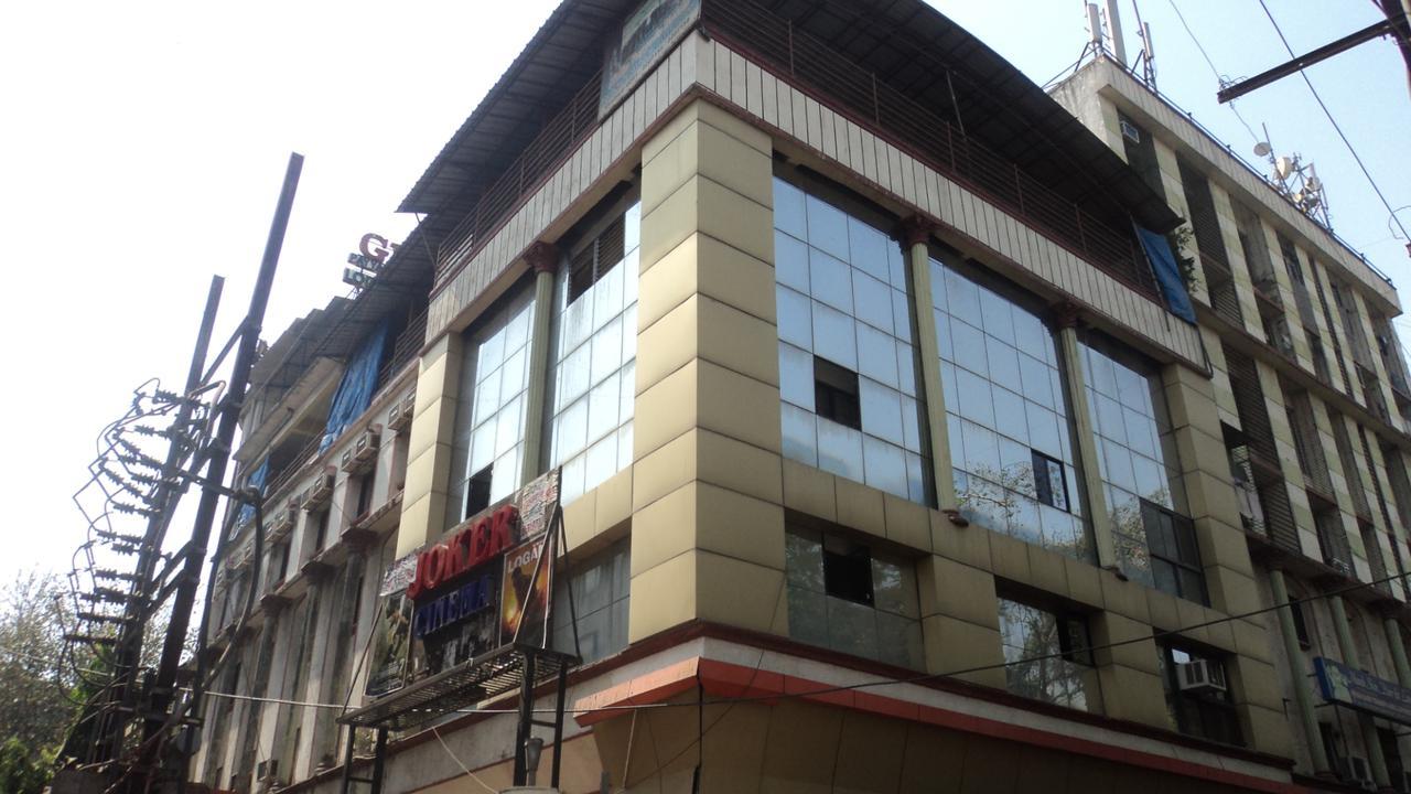 Girija Payyade Hotel Kalyan Exterior photo