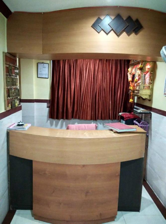 Girija Payyade Hotel Kalyan Exterior photo