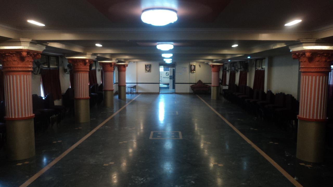 Girija Payyade Hotel Kalyan Exterior photo